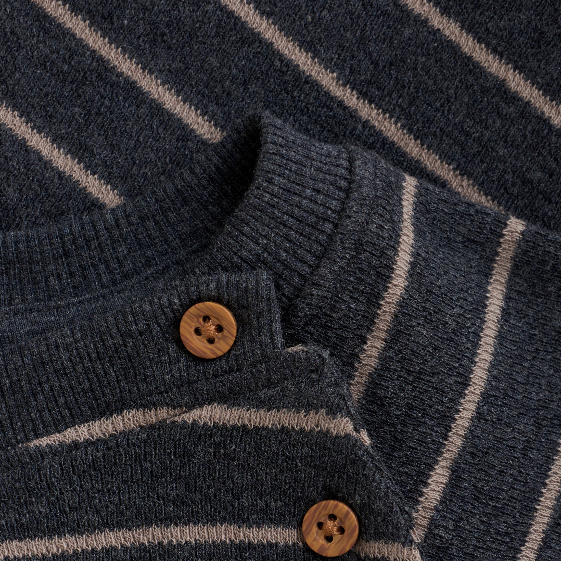 Peysa Stripe - Ebony