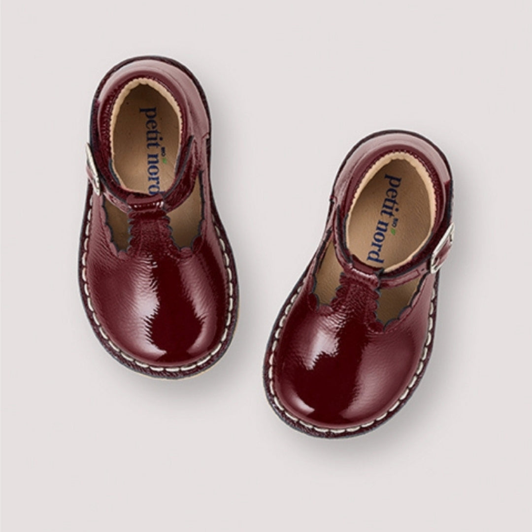 Skór, T-Bar Scallop - Burgundy Patent