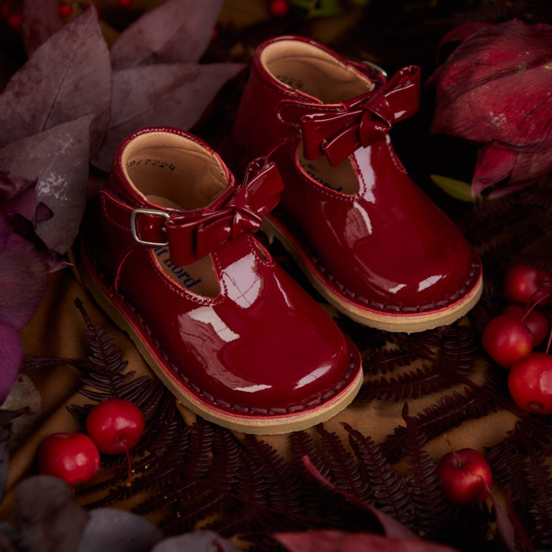 Skór, T-Bar Bow - Cherry Patent