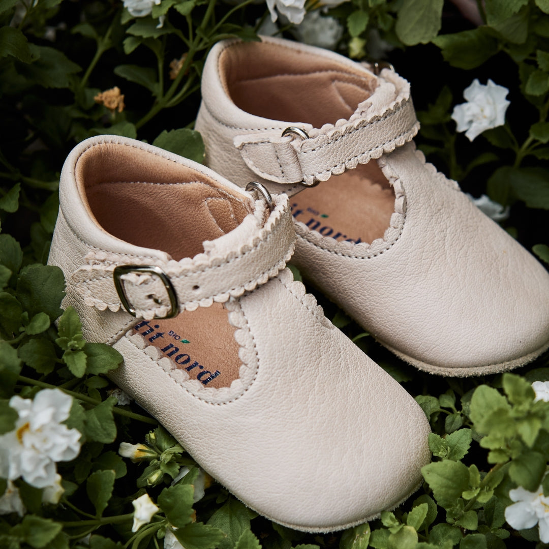 Mjúkskór T-Bar Scallop - Cream