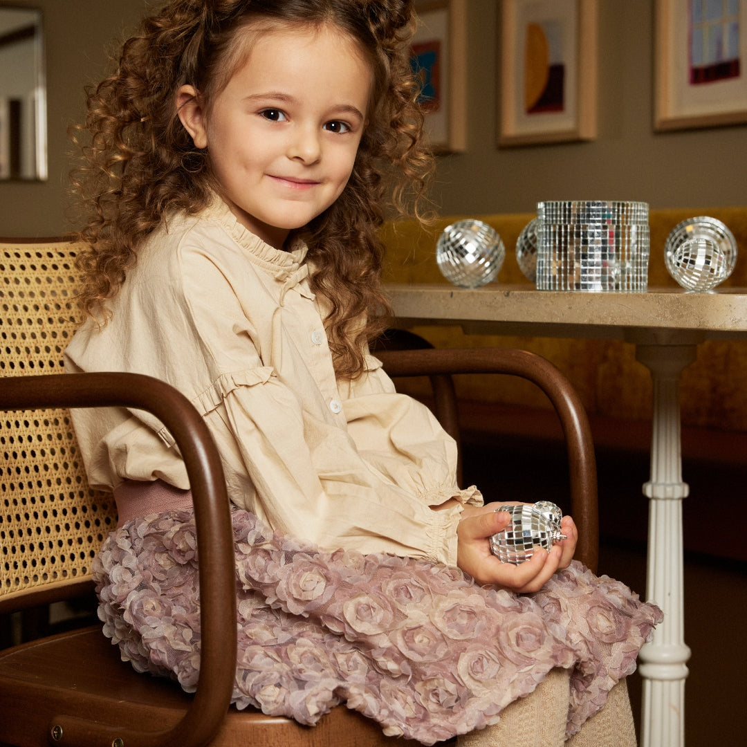 Pils m/mesh blómum - Woodrose