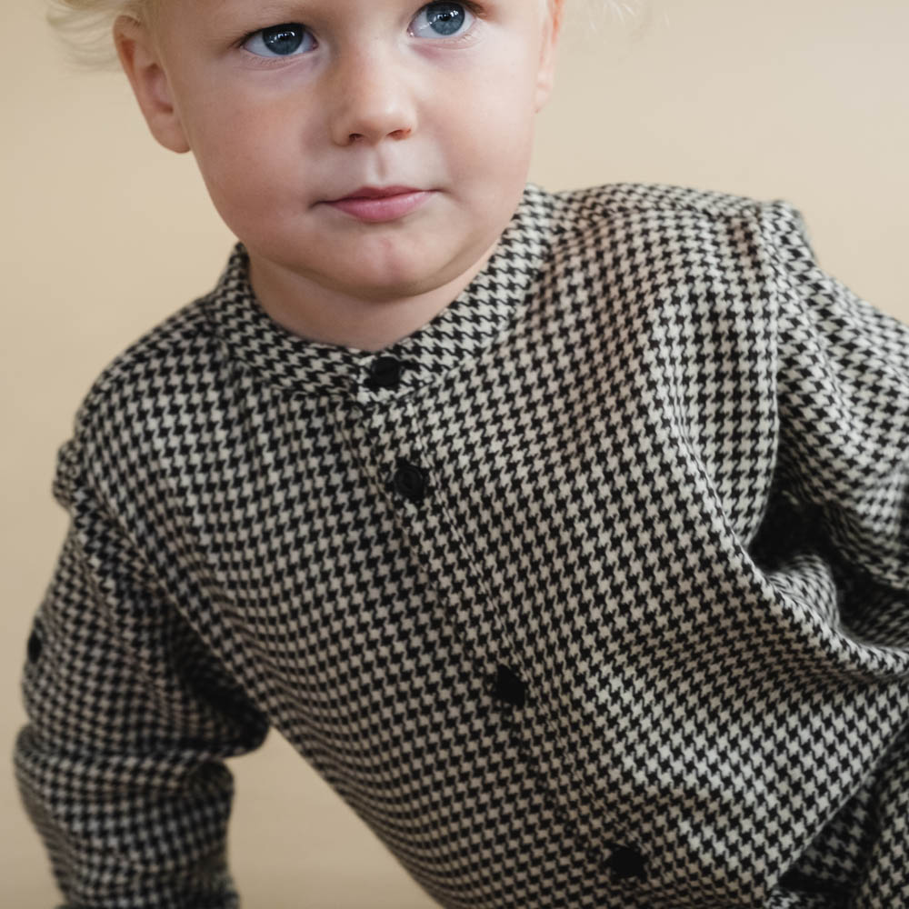 Skyrta, Hugo - Raven