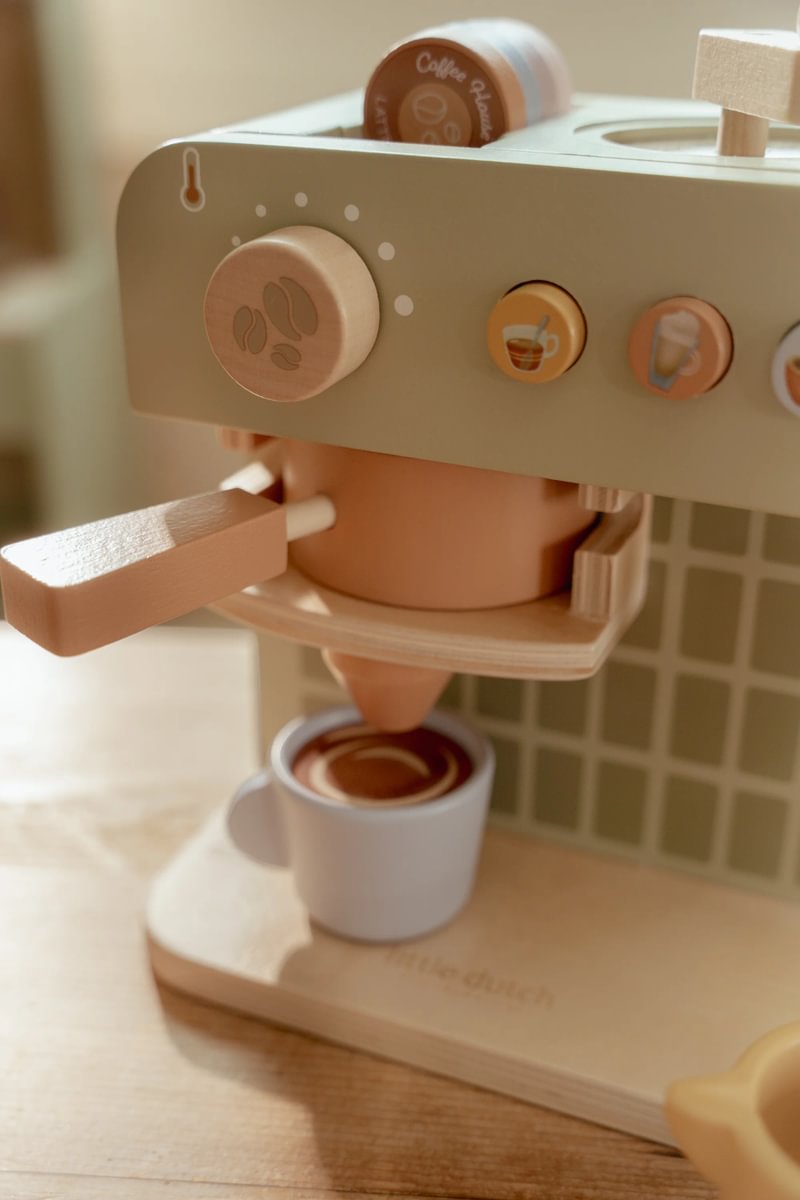 Kaffivél með aukahlutum