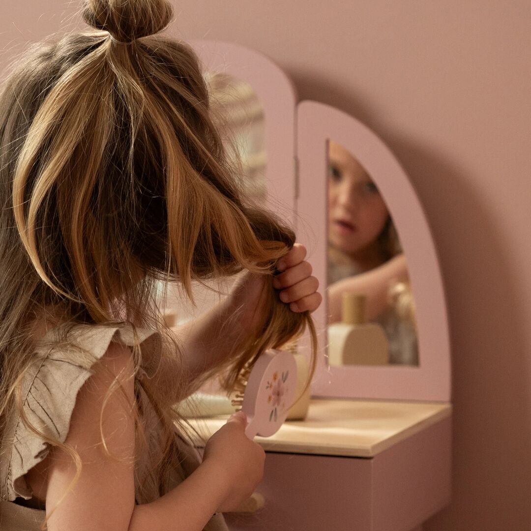 Snyrtiborð - Dress up table