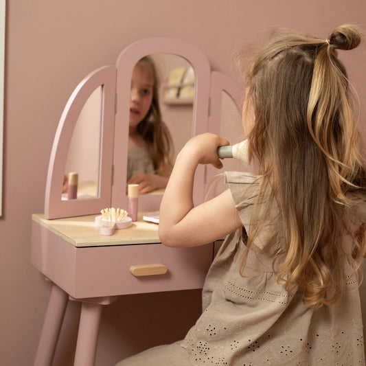 Snyrtiborð - Dress up table