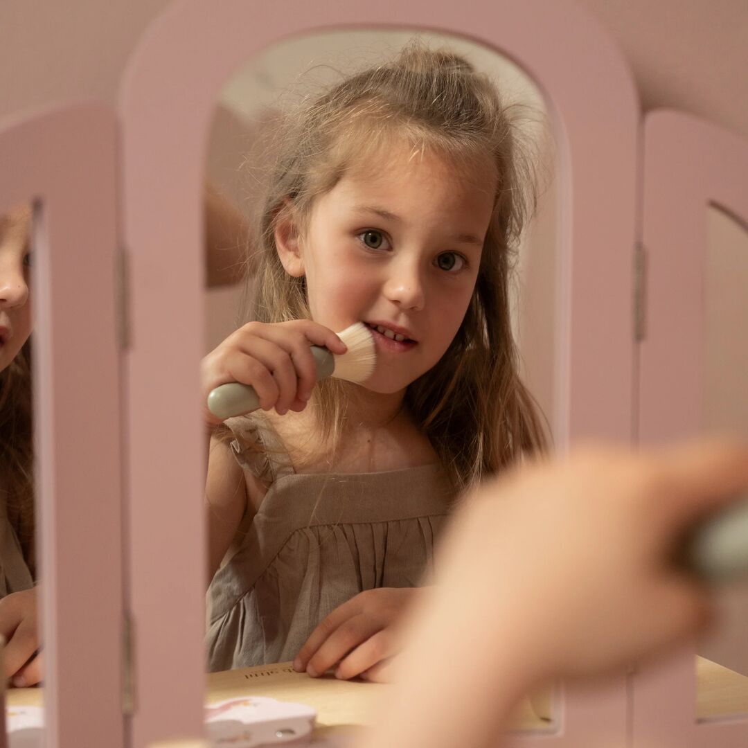 Snyrtiborð - Dress up table