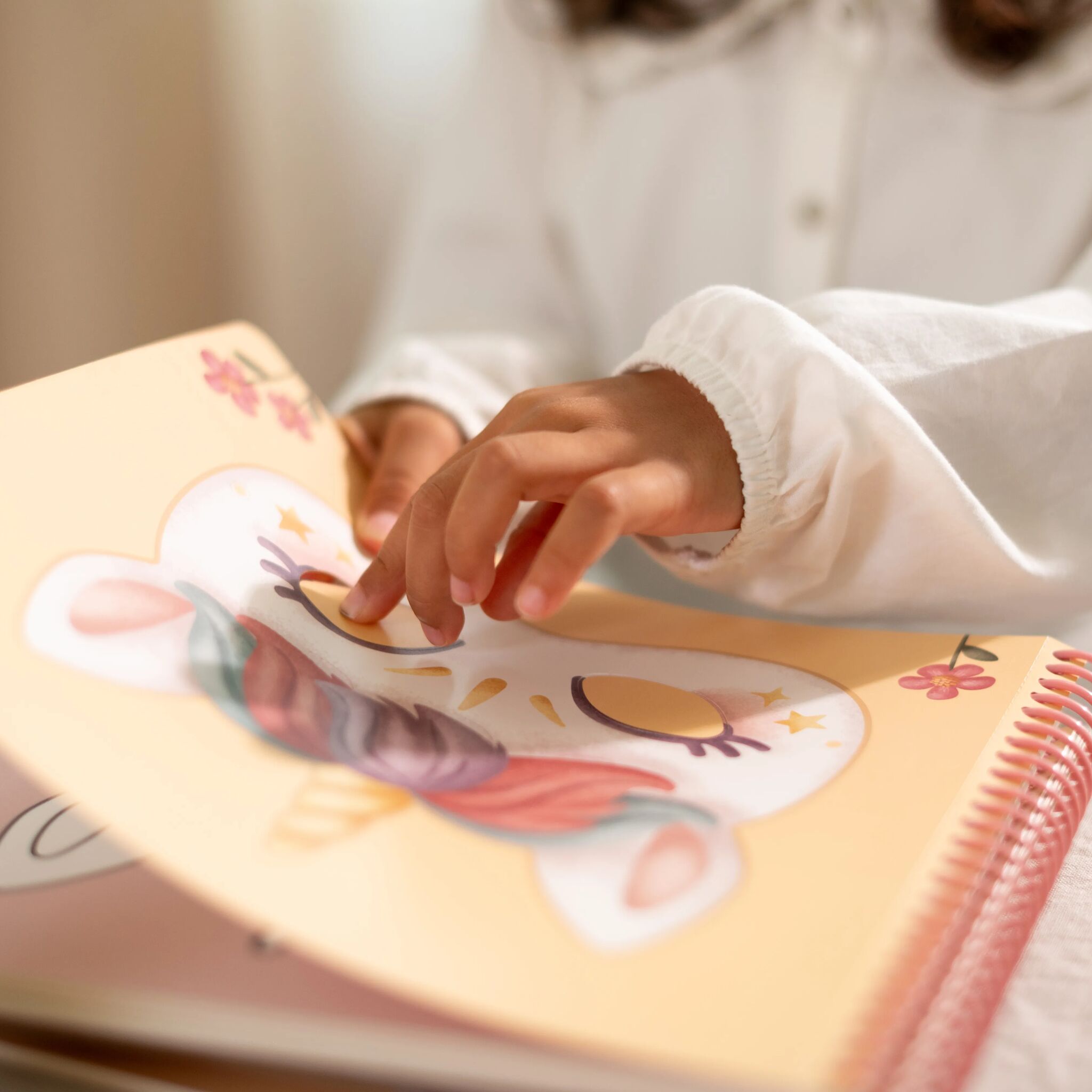 Föndurbók m/skærum - Rosa