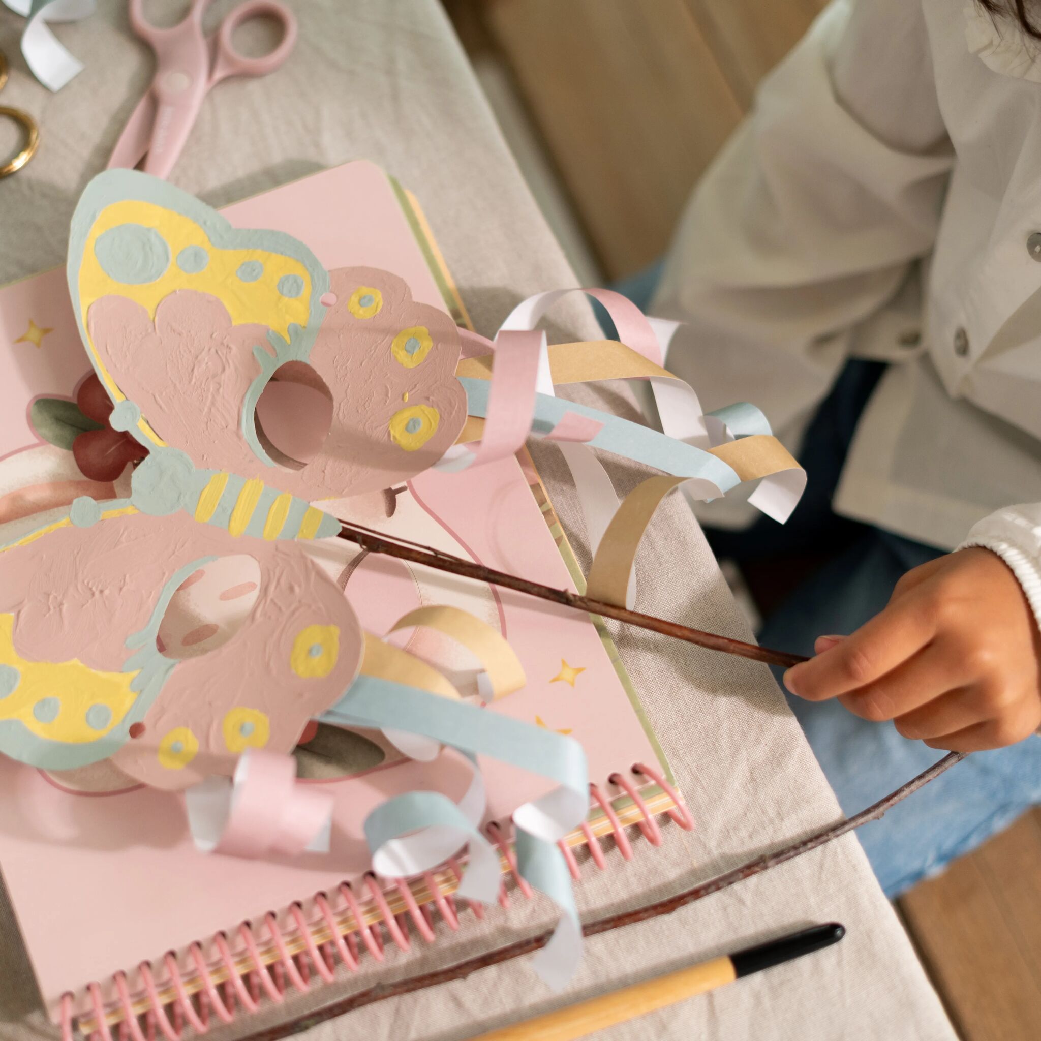 Föndurbók m/skærum - Rosa