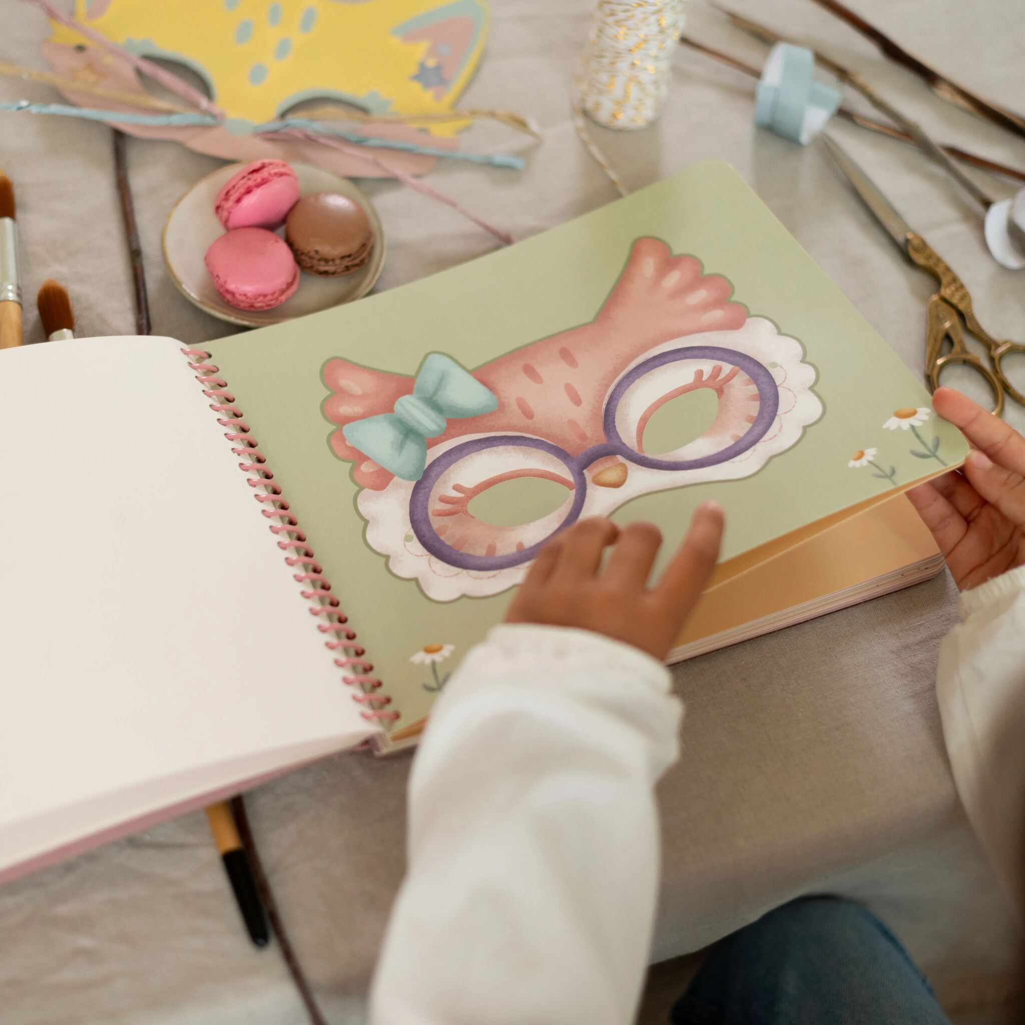 Föndurbók m/skærum - Rosa